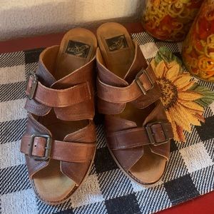 Freebird sandals like new!!